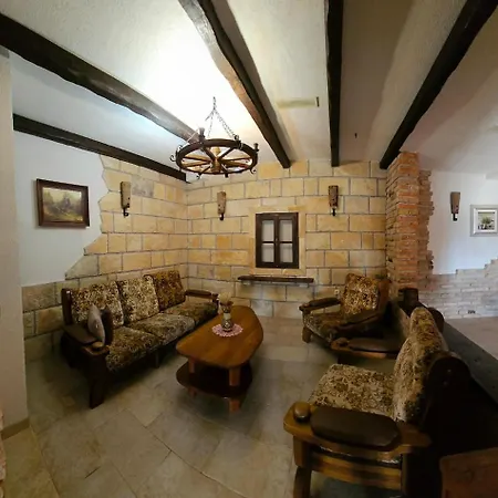 Ruzin Dvor * Donji Vinjani