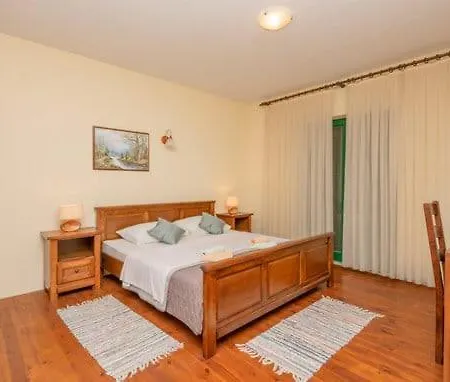 Ruzin Dvor Villa